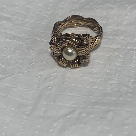 Vintage Faux Pearl Ring - Picture 4 of 5